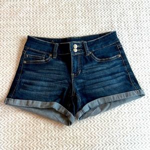 Vanity high waisted shorts, size 26
